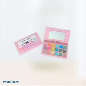 Gimme more eyeshadow palette